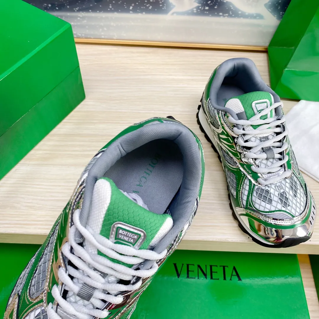 👟👟Ex-factory price 560 High-end version Original 1:1 couple model 👟👟Ex-factory price 560 men's model plus 10🔥New model on the shelves🔥BV Orbit sneakers Wang Yibo's same style couples' Dad Runner sneakers, made of lightweight technical mesh fabric. Features a geometric patterned rubber outsole. The outsole is made of color-blocked T👟👟Ex-factory price U outsole Size: women's shoes 35-40